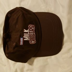 Nwot Quaker milk chiller hat